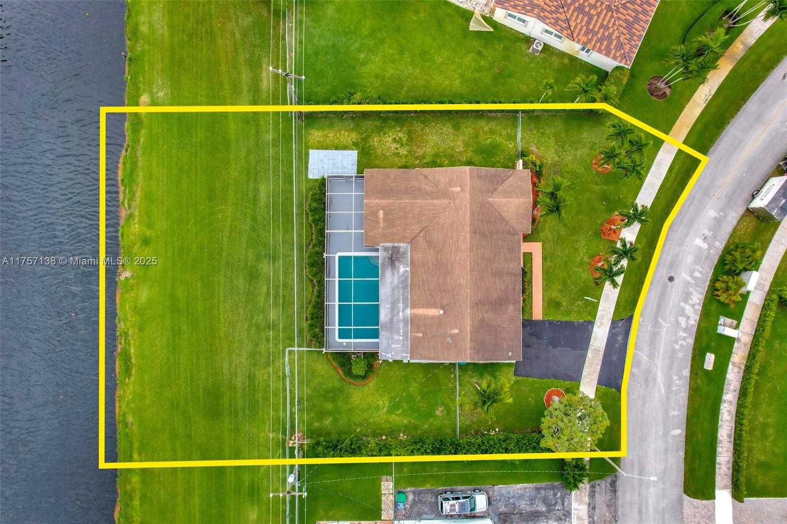 Small Image of 8790 SOUTH WEST 84TH ST, Miami Number 2