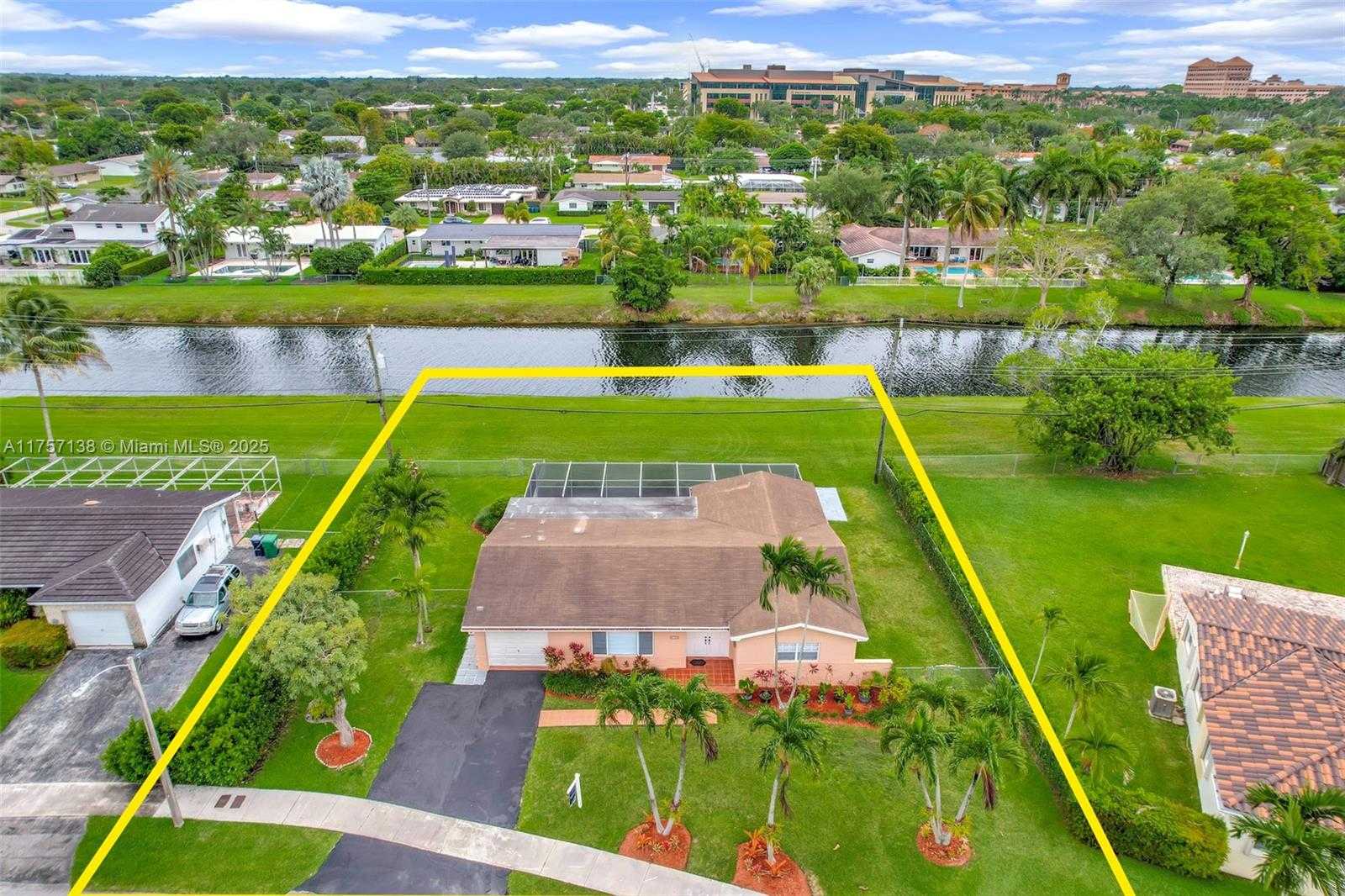 Small Image of 8790 SOUTH WEST 84TH ST, Miami Number 3