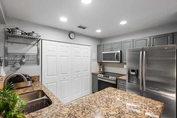 Small Image of 8813 CLEARY BLVD, Plantation Number 8