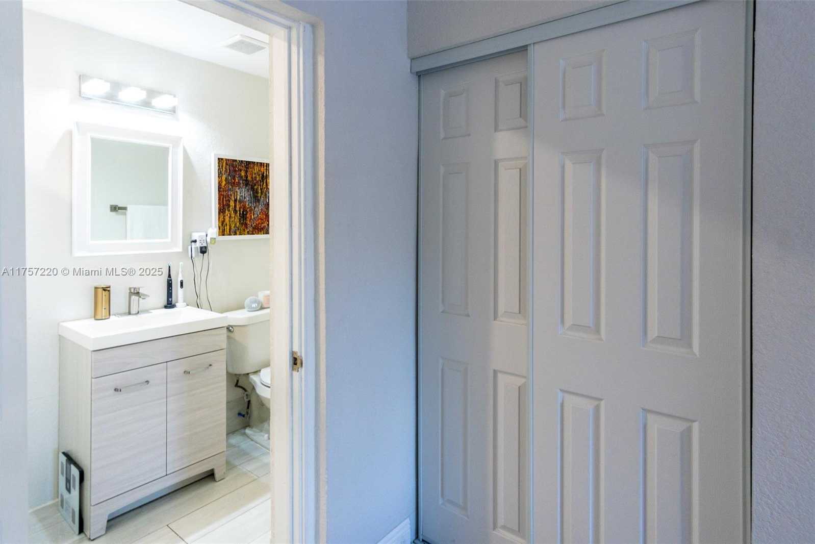 Small Image of 4730 NORTH EAST 3RD AVE, Oakland Park Number 26