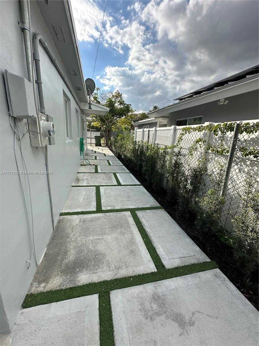 Small Image of 1300 NORTH WEST 7TH TER, Fort Lauderdale Number 12
