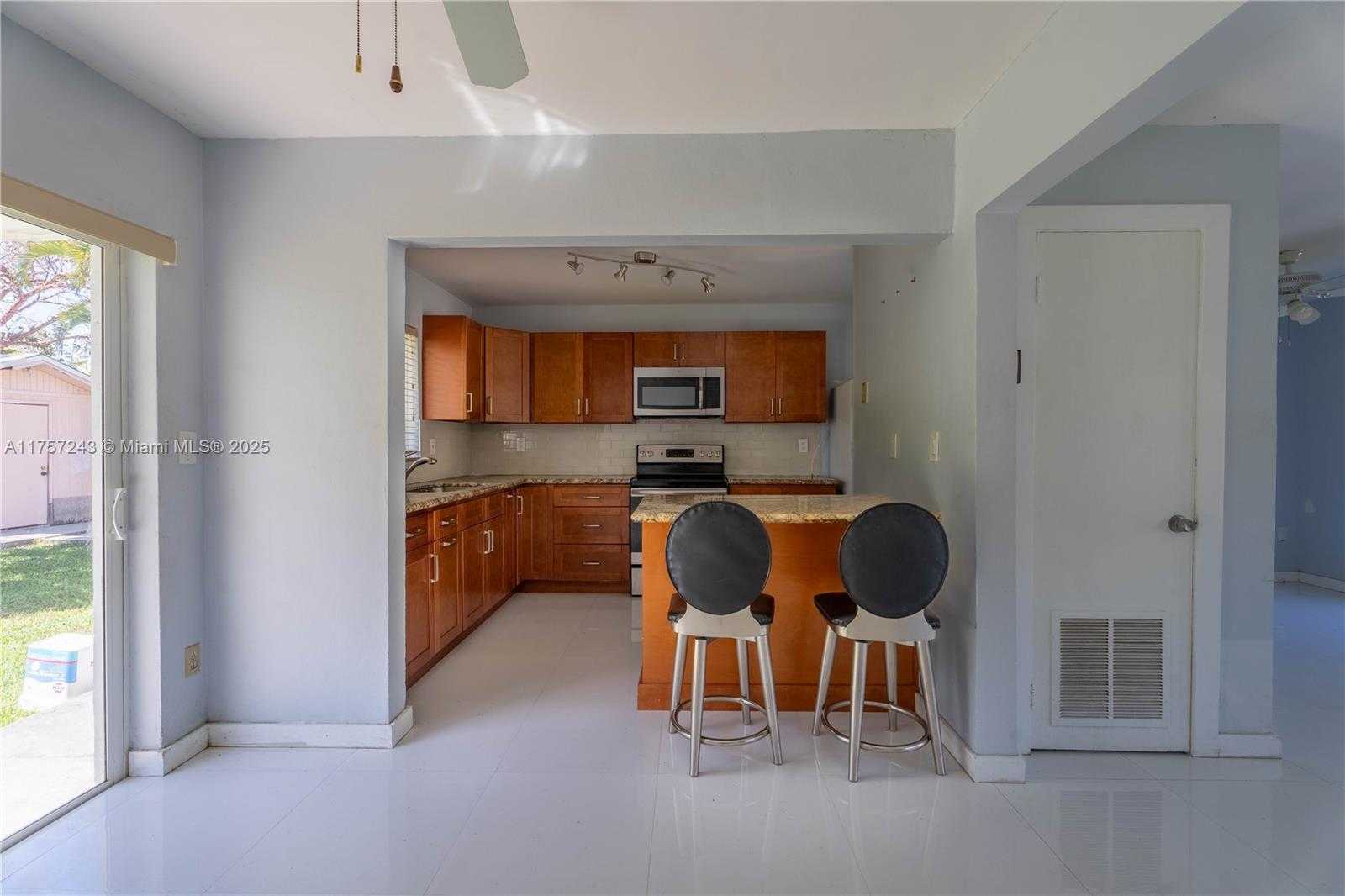 Small Image of 17924 SOUTH WEST 89TH PL, Palmetto Bay Number 14