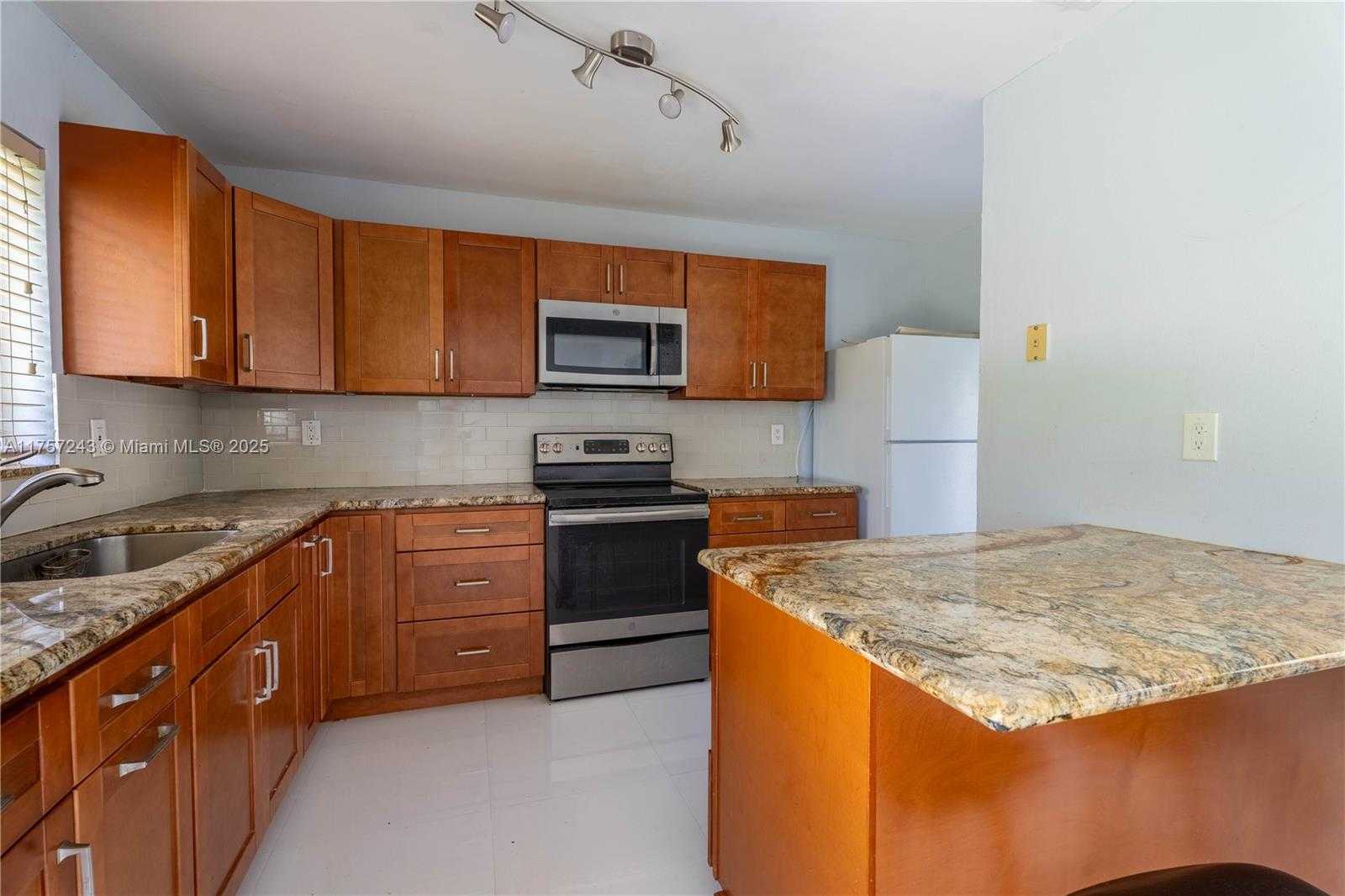 Small Image of 17924 SOUTH WEST 89TH PL, Palmetto Bay Number 16