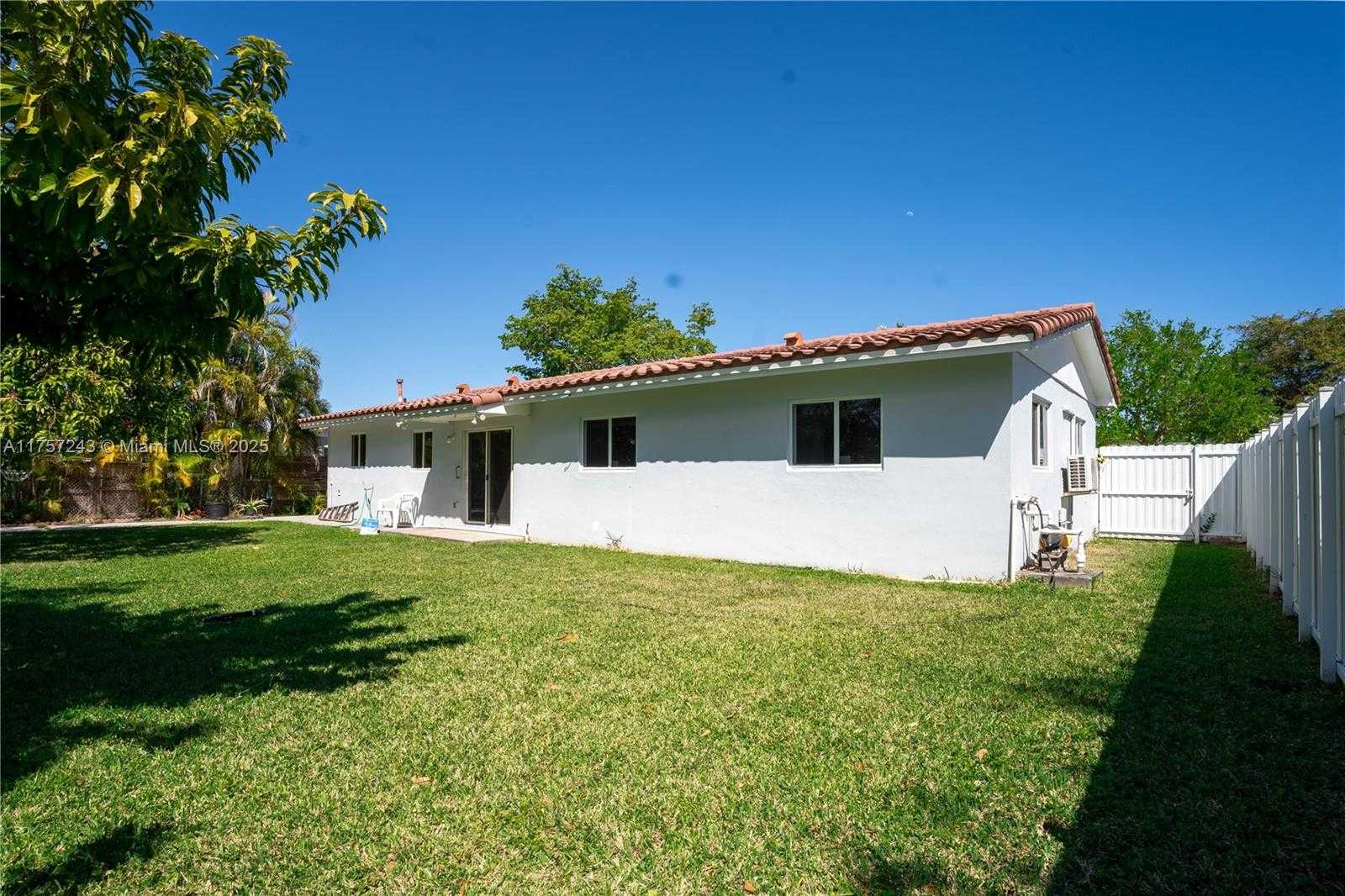 Small Image of 17924 SOUTH WEST 89TH PL, Palmetto Bay Number 27