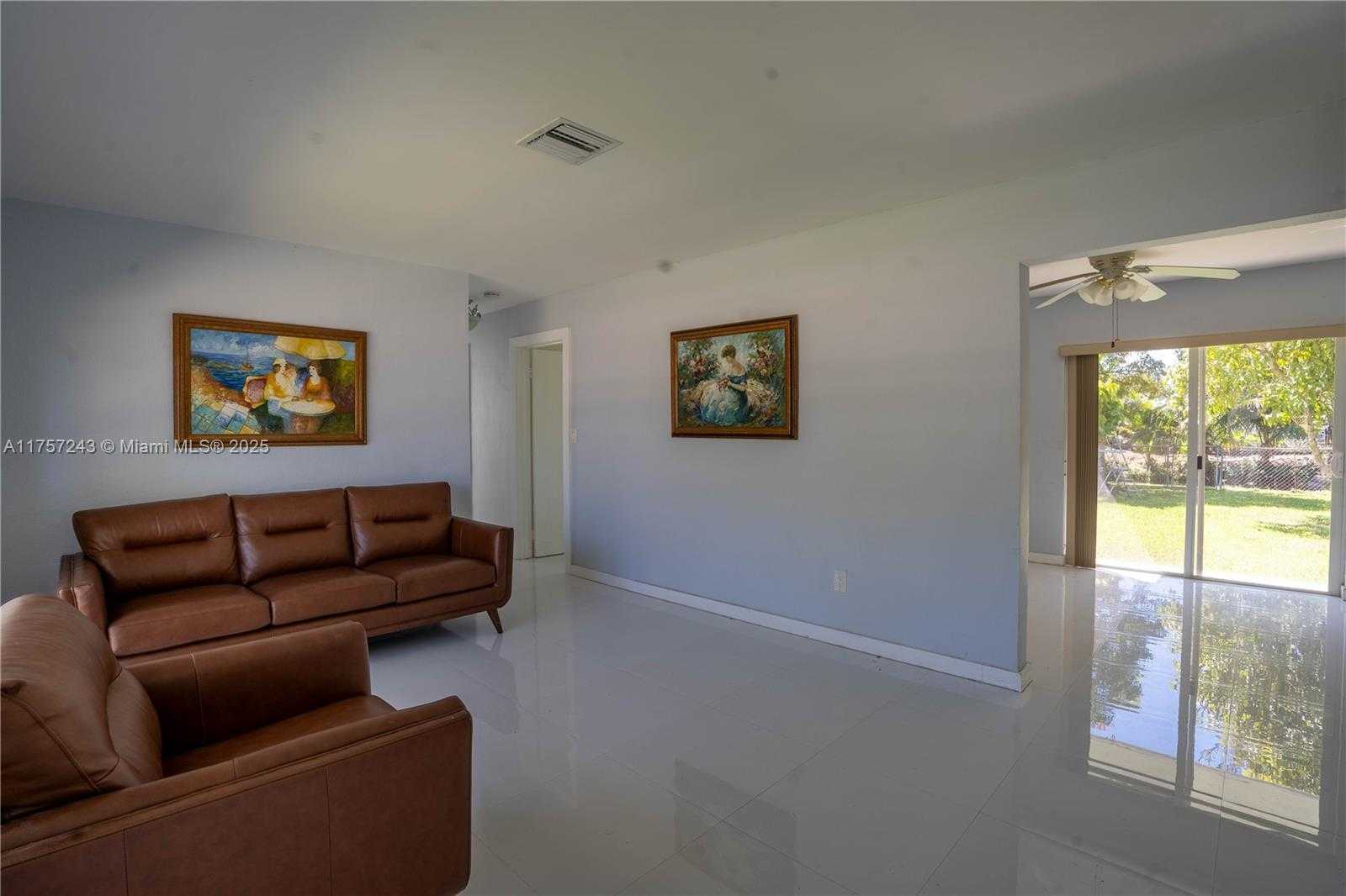 Small Image of 17924 SOUTH WEST 89TH PL, Palmetto Bay Number 4