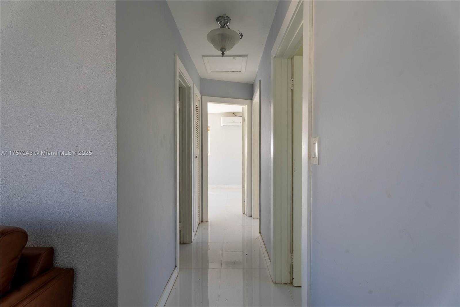 Small Image of 17924 SOUTH WEST 89TH PL, Palmetto Bay Number 7