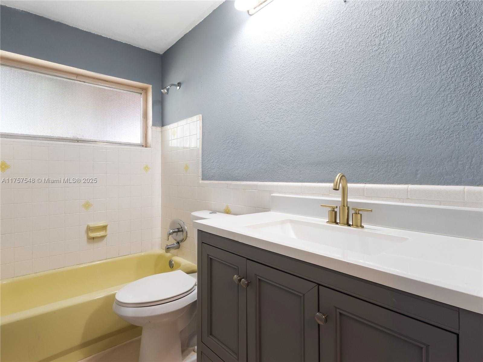 Small Image of 4938 NORTH WEST 48TH AVE, Tamarac Number 18