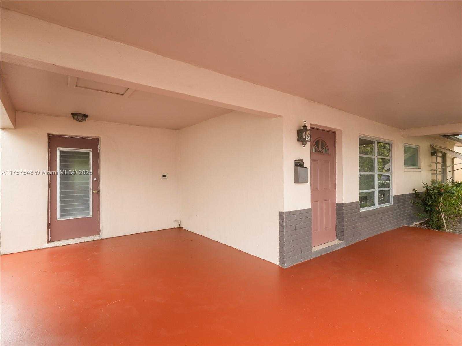 Small Image of 4938 NORTH WEST 48TH AVE, Tamarac Number 3
