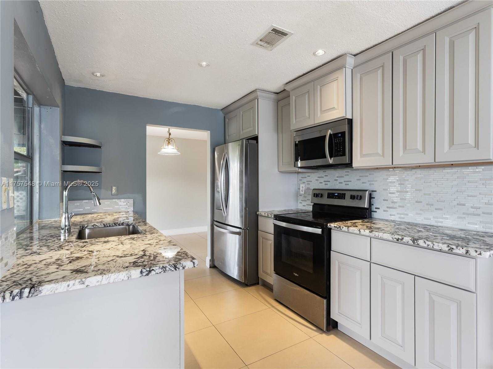 Small Image of 4938 NORTH WEST 48TH AVE, Tamarac Number 7