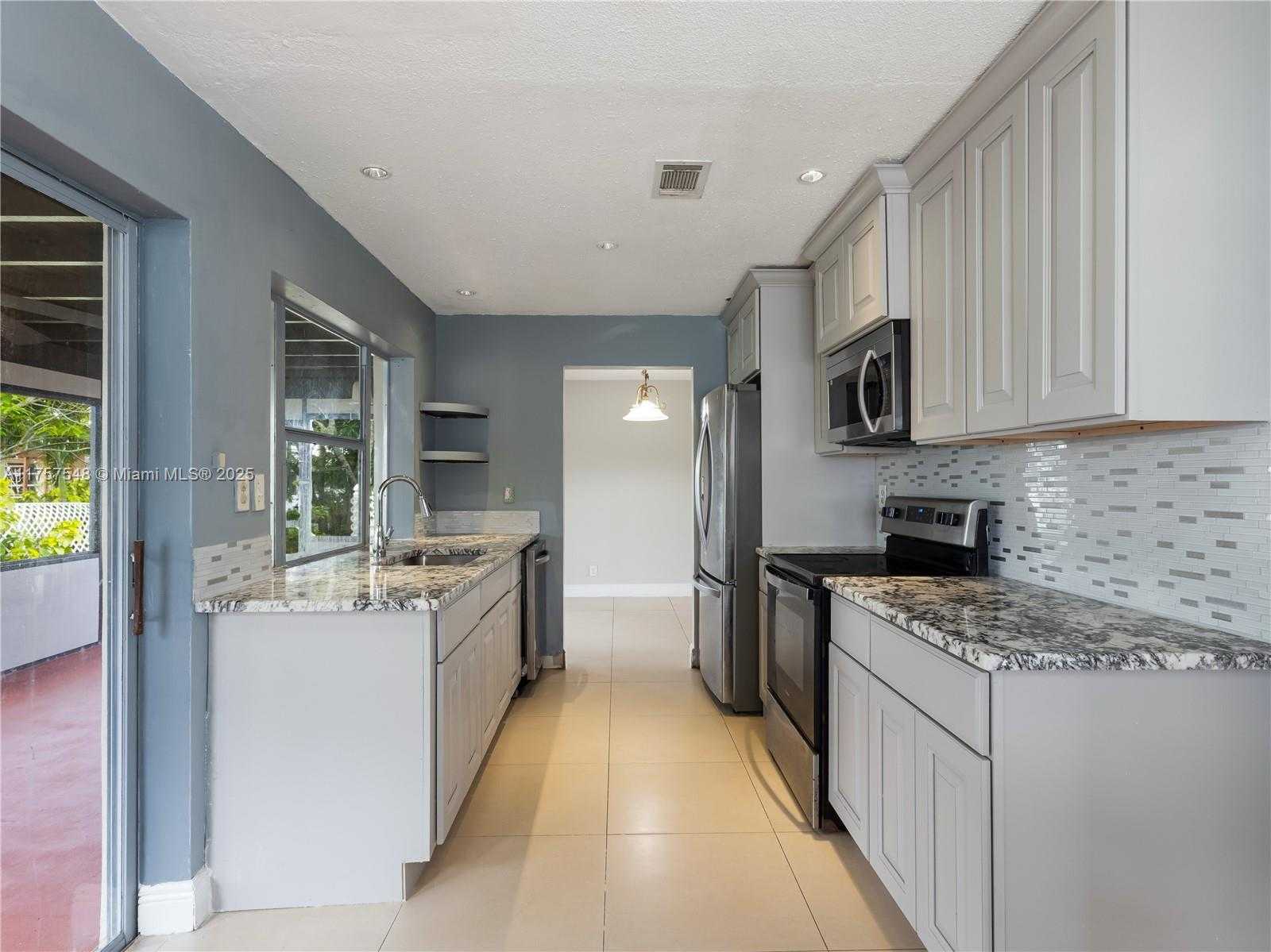 Small Image of 4938 NORTH WEST 48TH AVE, Tamarac Number 9
