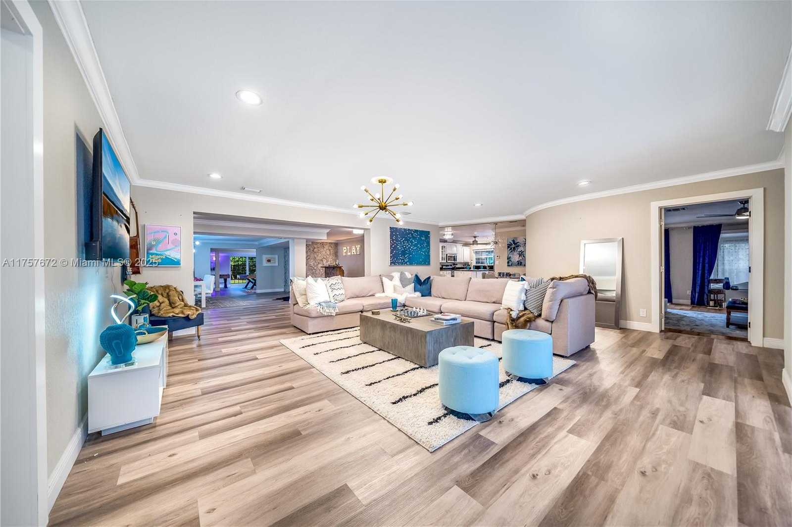 Small Image of 1652 NORTH EAST 39TH ST, Oakland Park Number 2