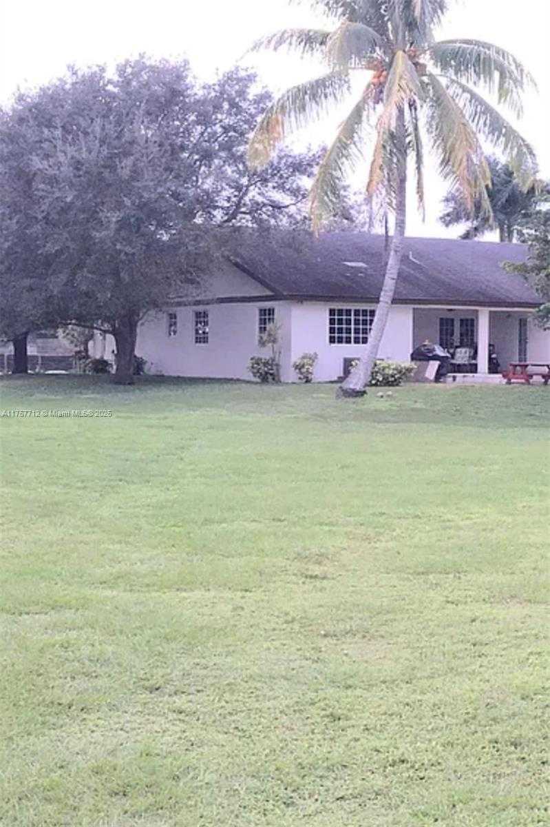 Small Image of 22171 SOUTH WEST 274TH ST, Homestead Number 11