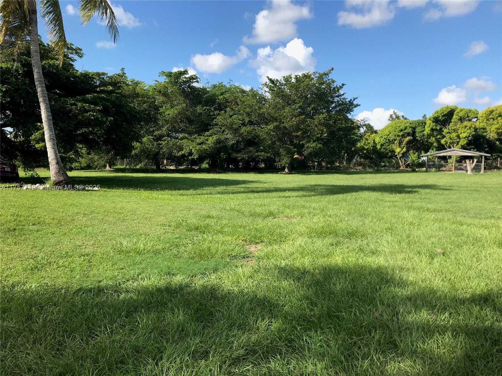 Small Image of 22171 SOUTH WEST 274TH ST, Homestead Number 8