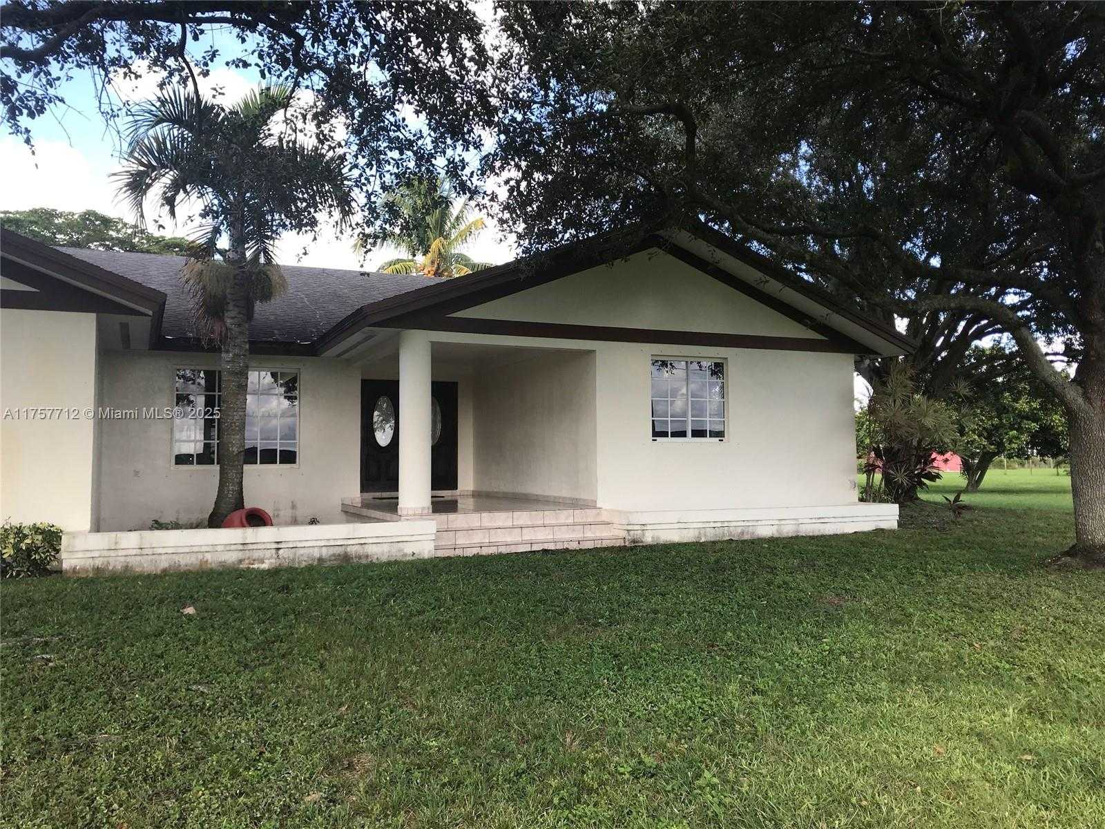 Small Image of 22171 SOUTH WEST 274TH ST, Homestead Number 9