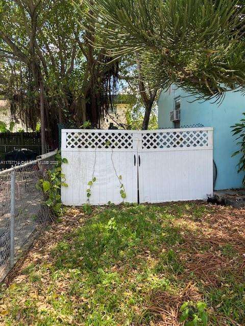 Small Image of 2158 NORTH WEST 32ND ST, Miami Number 3