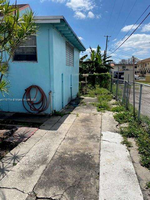 Small Image of 2158 NORTH WEST 32ND ST, Miami Number 4
