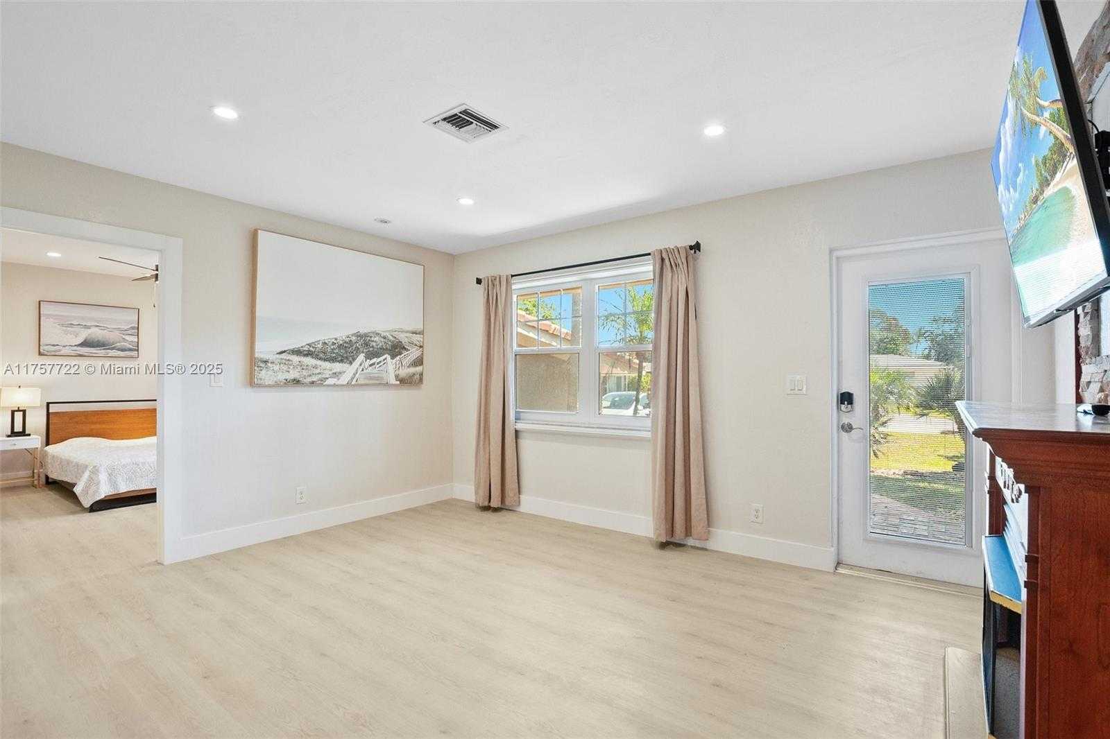 Small Image of 2725 NORTH EAST 21ST AVE, Fort Lauderdale Number 7