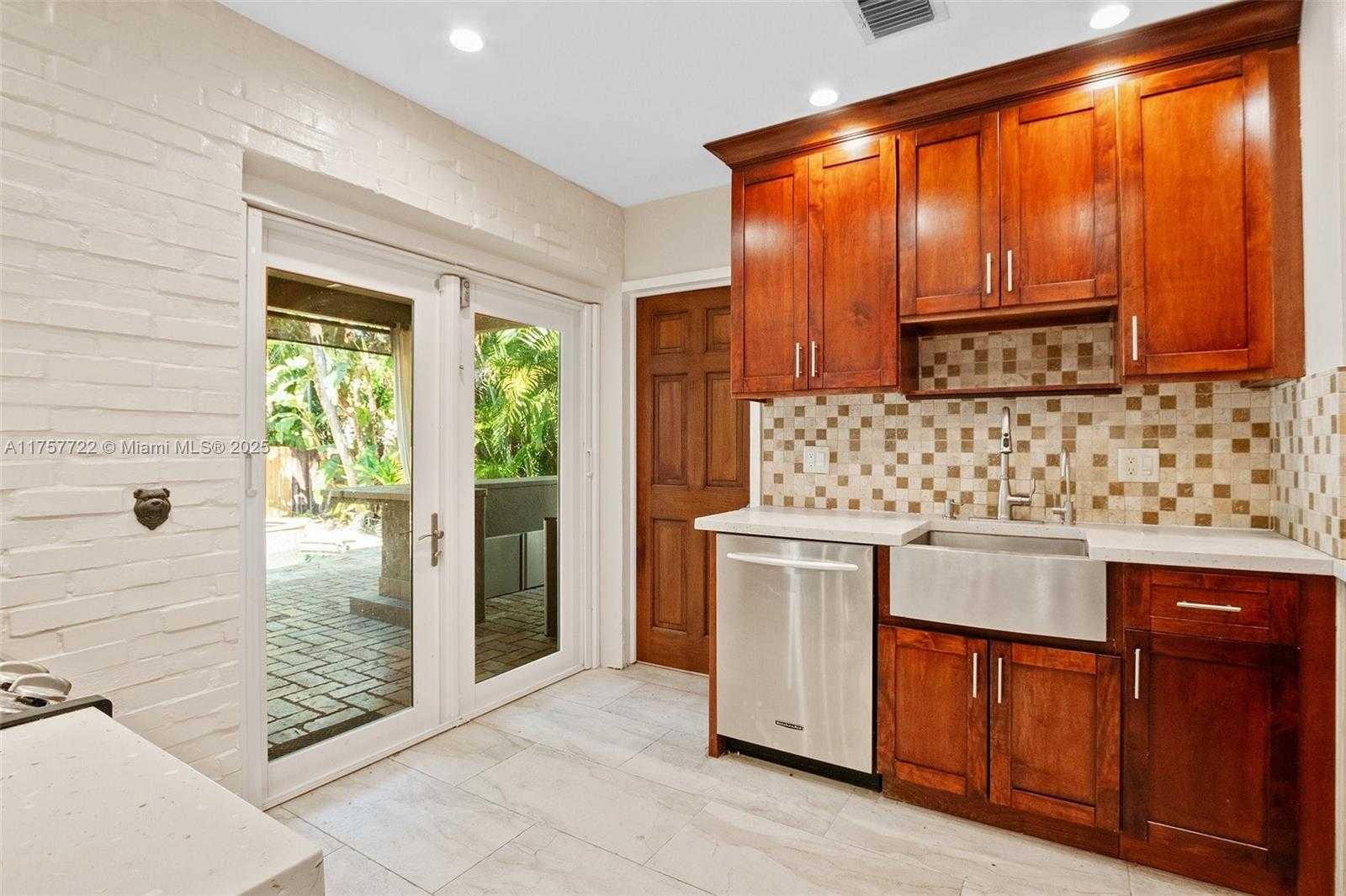 Small Image of 2725 NORTH EAST 21ST AVE, Fort Lauderdale Number 9