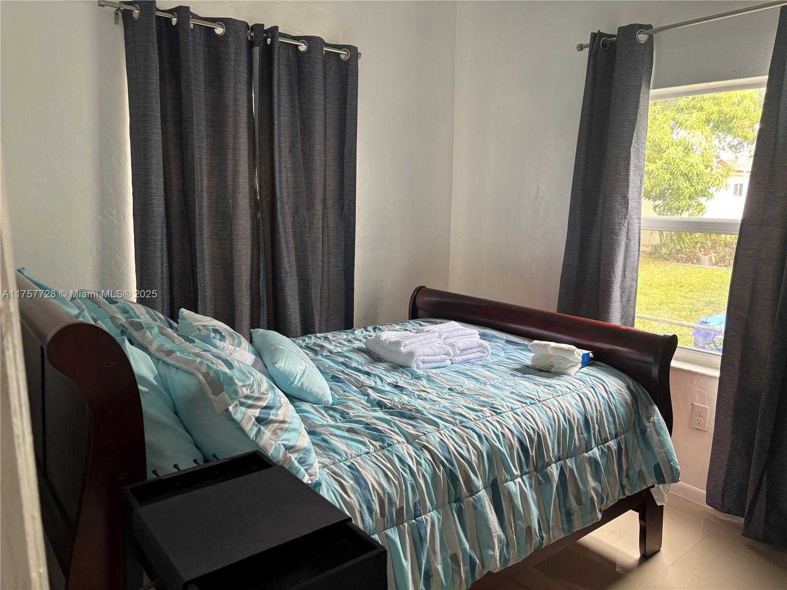 Small Image of 1283 NORTH WEST 45TH ST, Miami Number 15