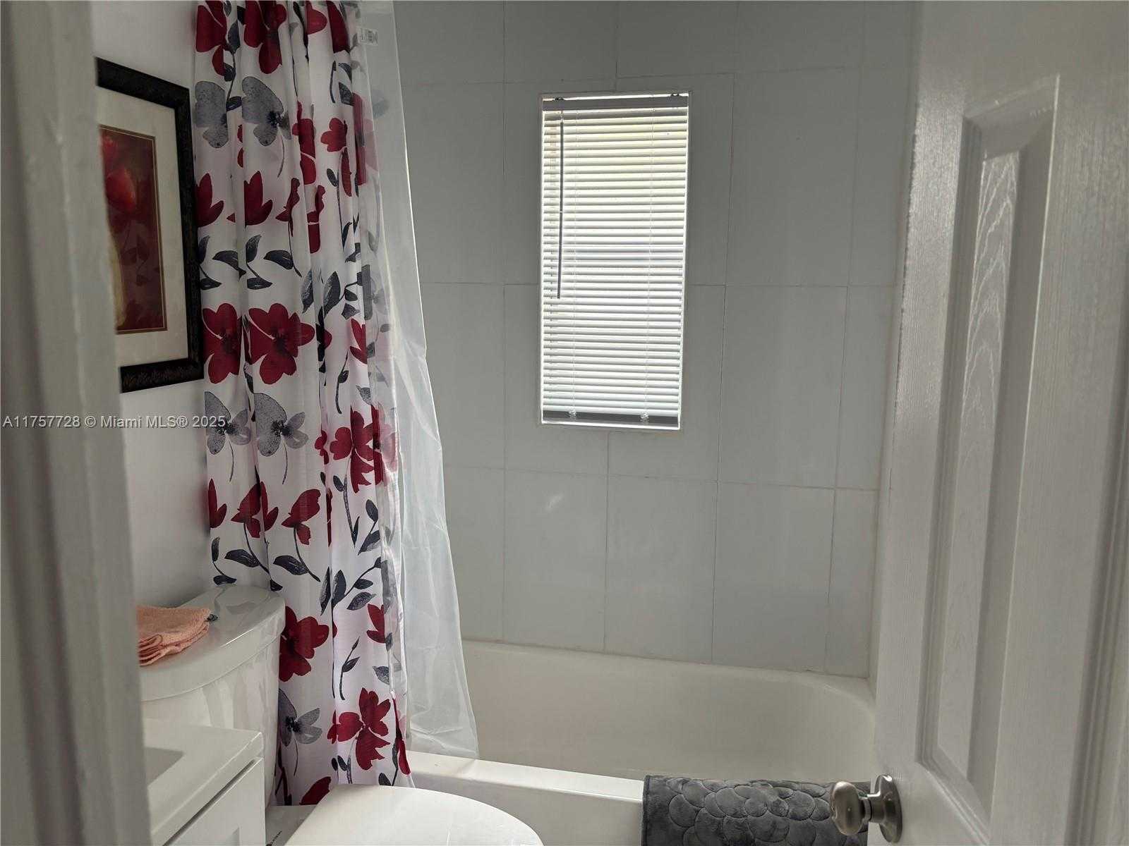Small Image of 1283 NORTH WEST 45TH ST, Miami Number 16