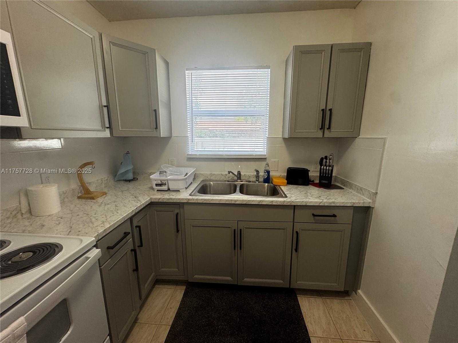 Small Image of 1283 NORTH WEST 45TH ST, Miami Number 5