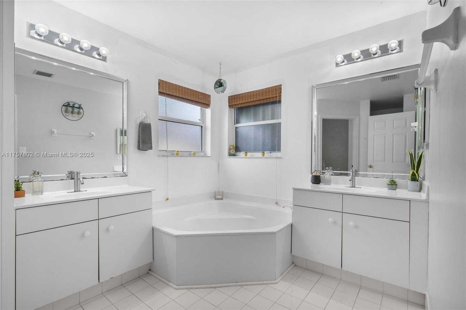 Small Image of 251 SOUTH WEST 203RD AVE, Pembroke Pines Number 11