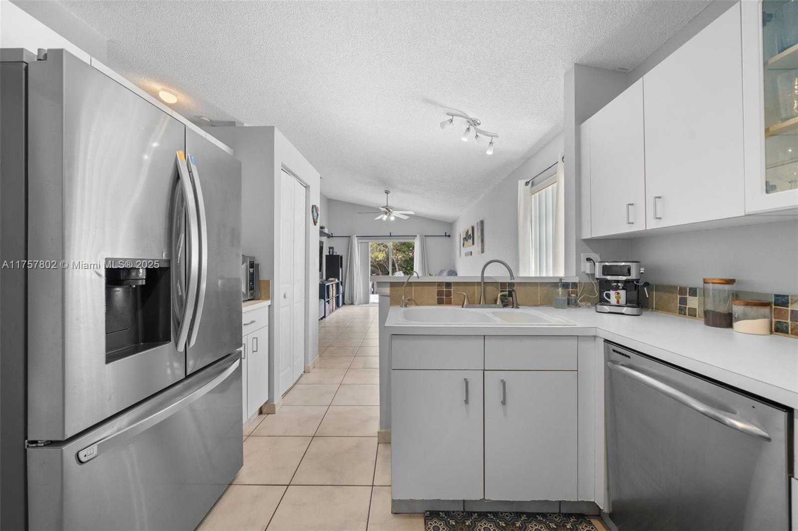 Small Image of 251 SOUTH WEST 203RD AVE, Pembroke Pines Number 23