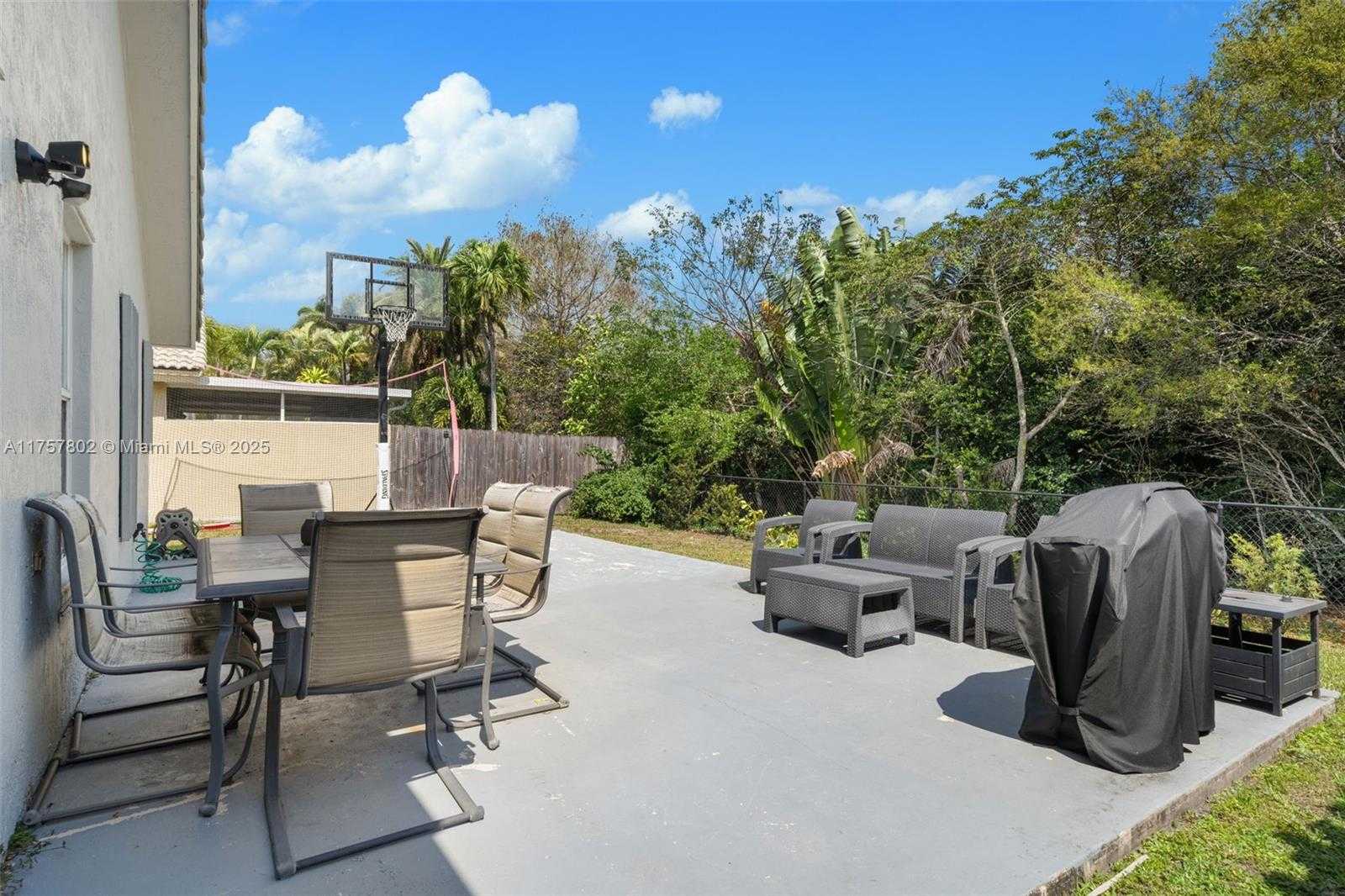 Small Image of 251 SOUTH WEST 203RD AVE, Pembroke Pines Number 29
