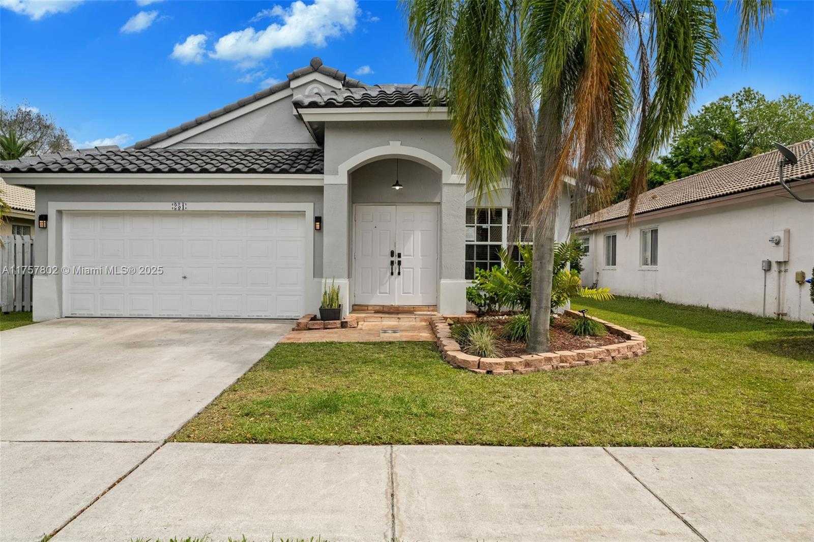 Small Image of 251 SOUTH WEST 203RD AVE, Pembroke Pines Number 3