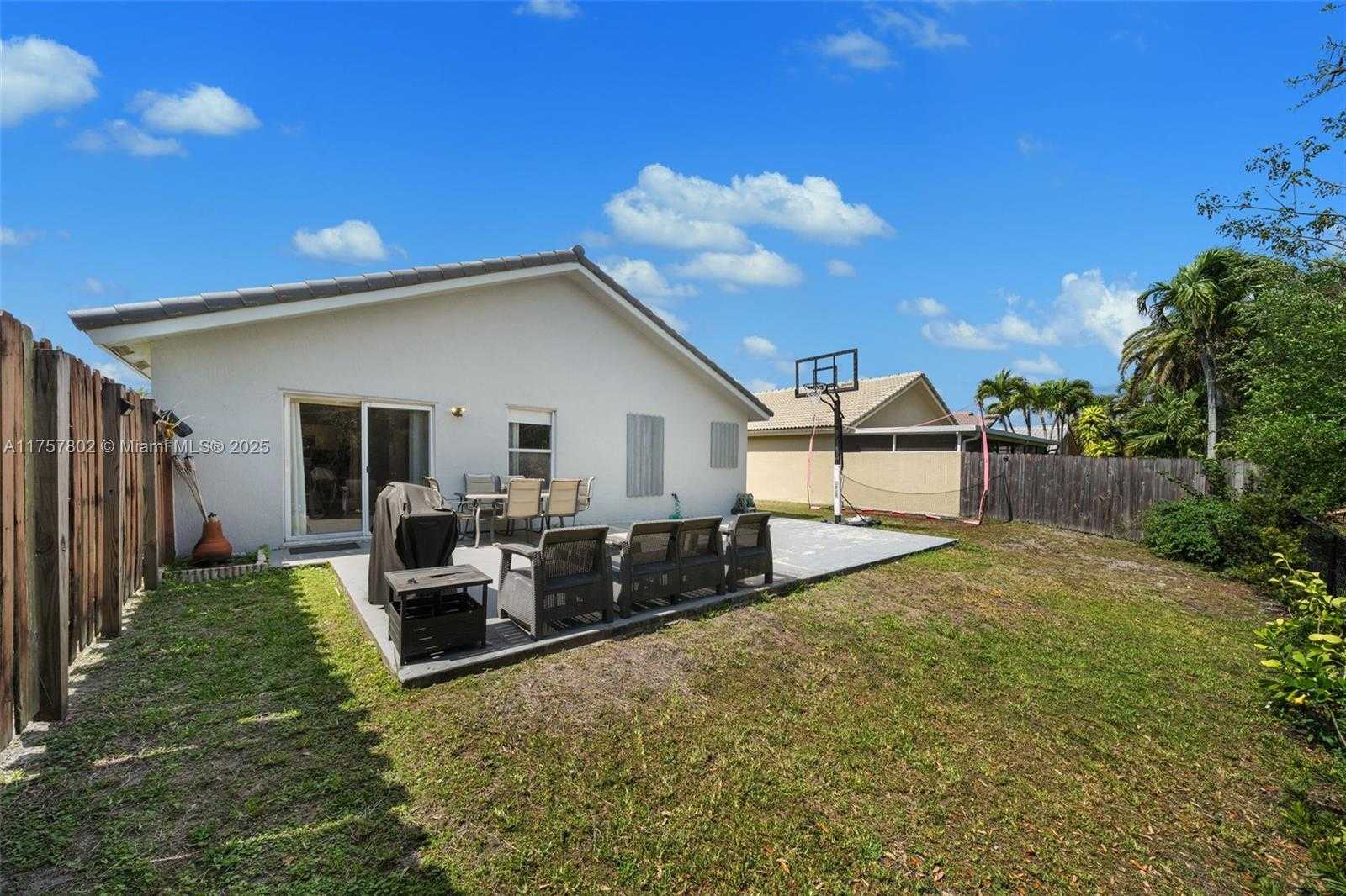 Small Image of 251 SOUTH WEST 203RD AVE, Pembroke Pines Number 30