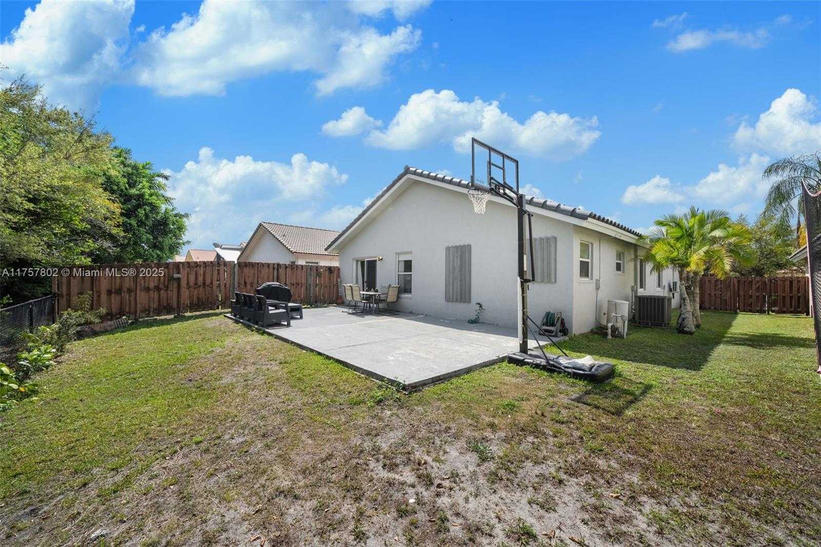 Small Image of 251 SOUTH WEST 203RD AVE, Pembroke Pines Number 31