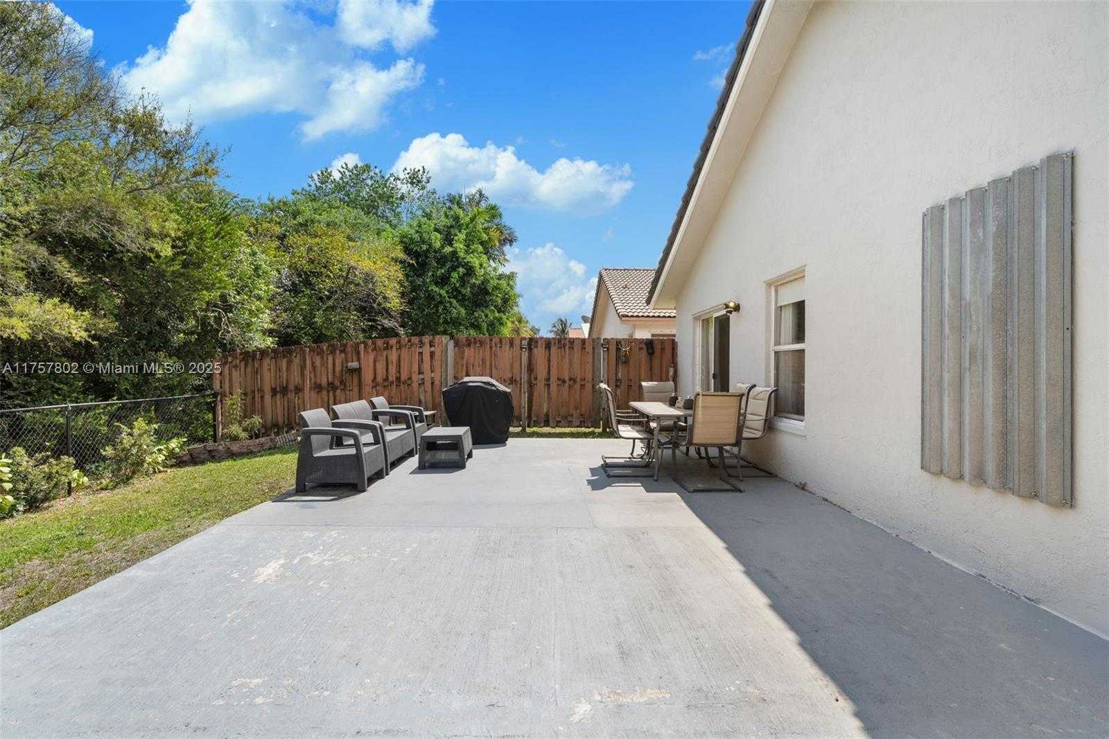 Small Image of 251 SOUTH WEST 203RD AVE, Pembroke Pines Number 32