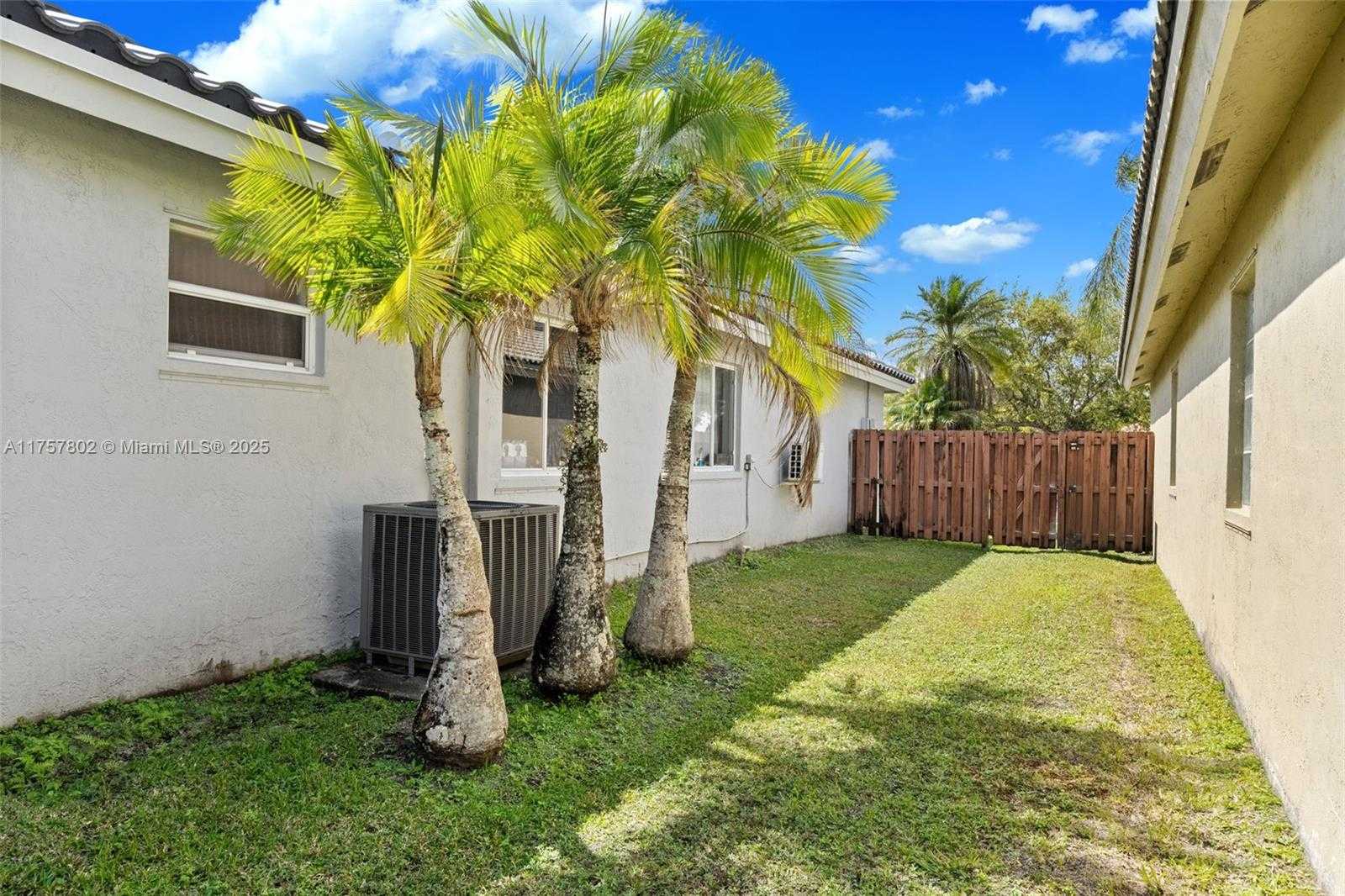 Small Image of 251 SOUTH WEST 203RD AVE, Pembroke Pines Number 33