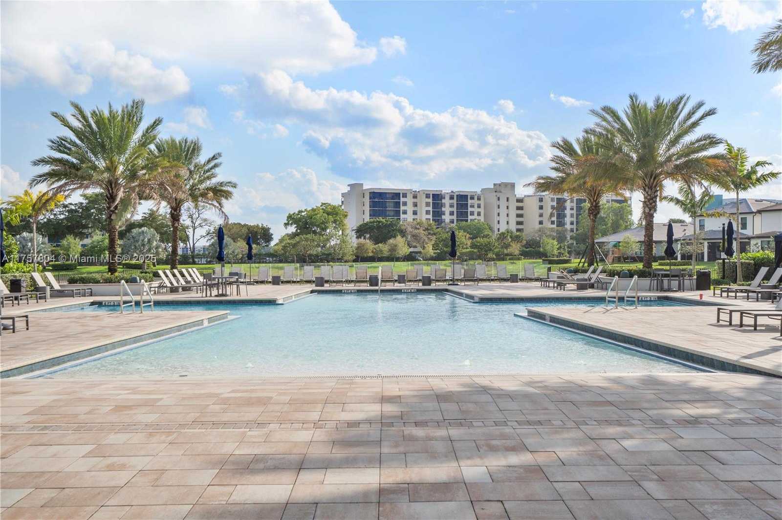 Small Image of 4510 PINEHURST TRL W, Oakland Park Number 64