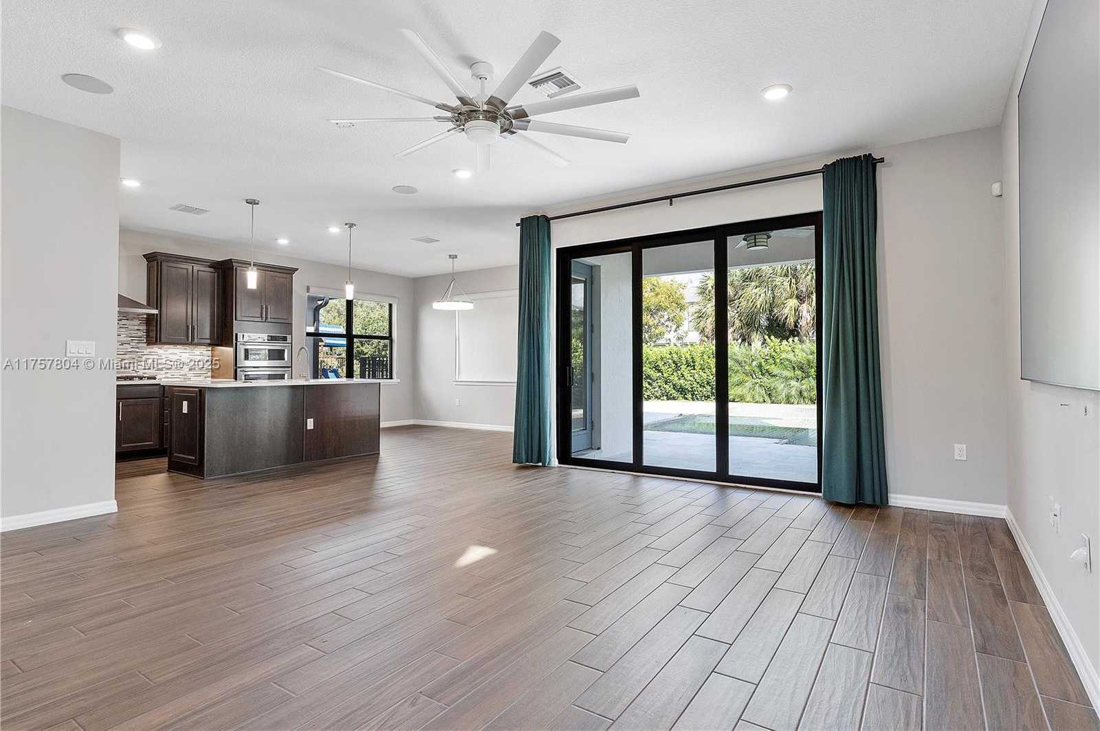 Small Image of 4510 PINEHURST TRL W, Oakland Park Number 8