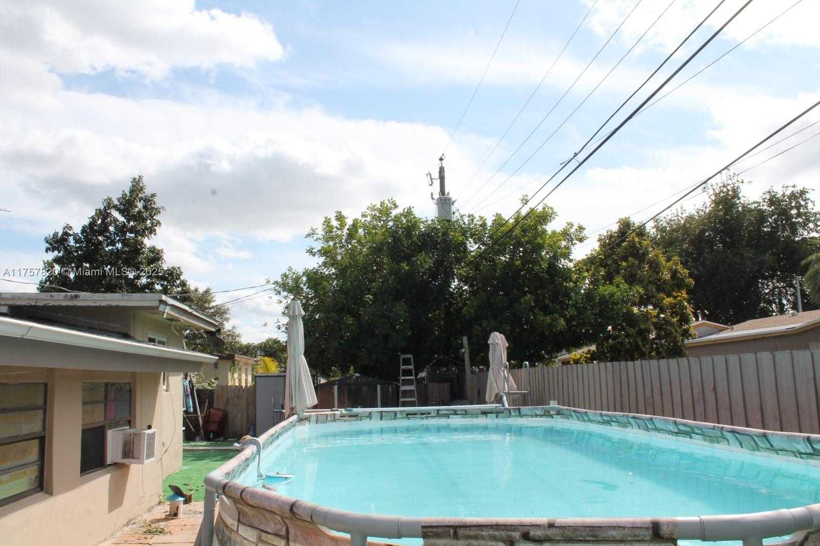 Small Image of 1910 SOUTH WEST 98TH TER, Miramar Number 19
