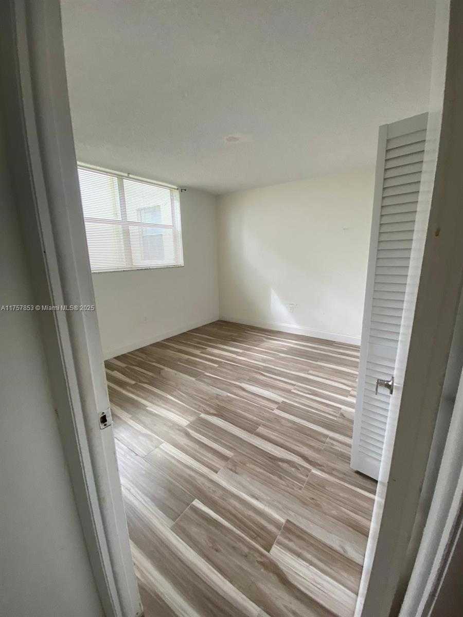 Small Image of 1221 NORTH 20TH AVE, Hollywood Number 8