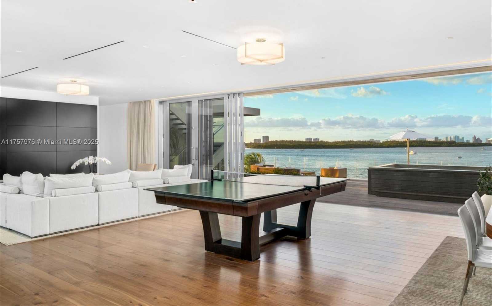 Small Image of 284 BAL BAY DR, Bal Harbour Number 10