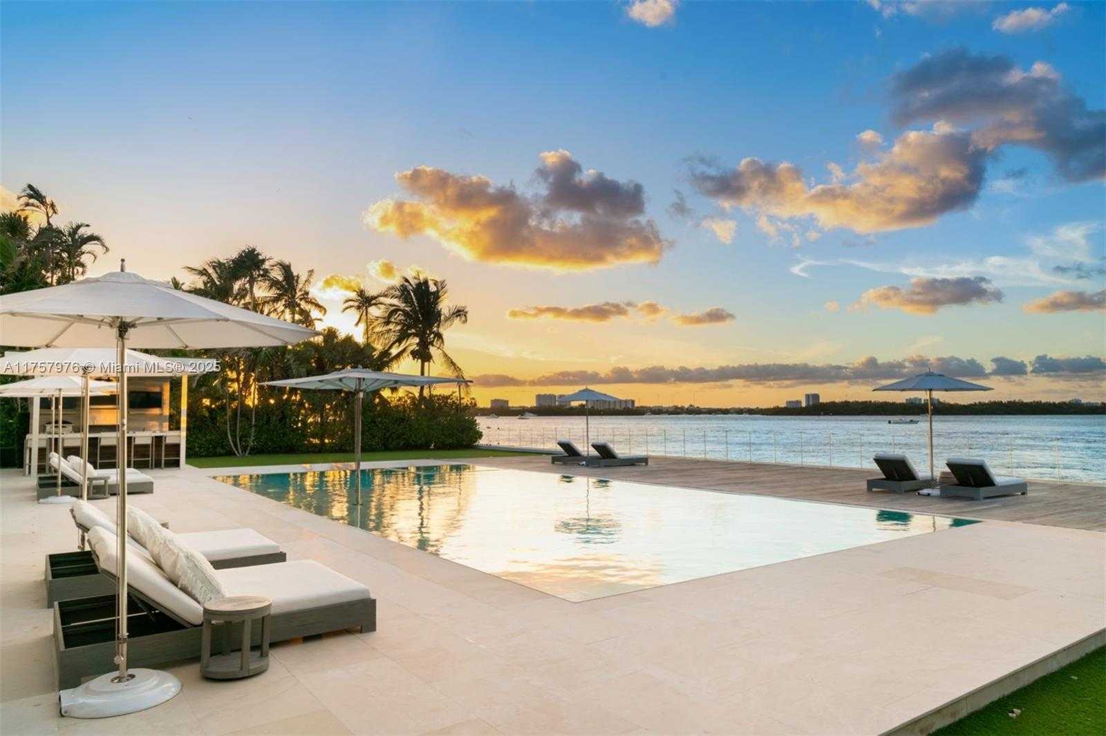Small Image of 284 BAL BAY DR, Bal Harbour Number 11