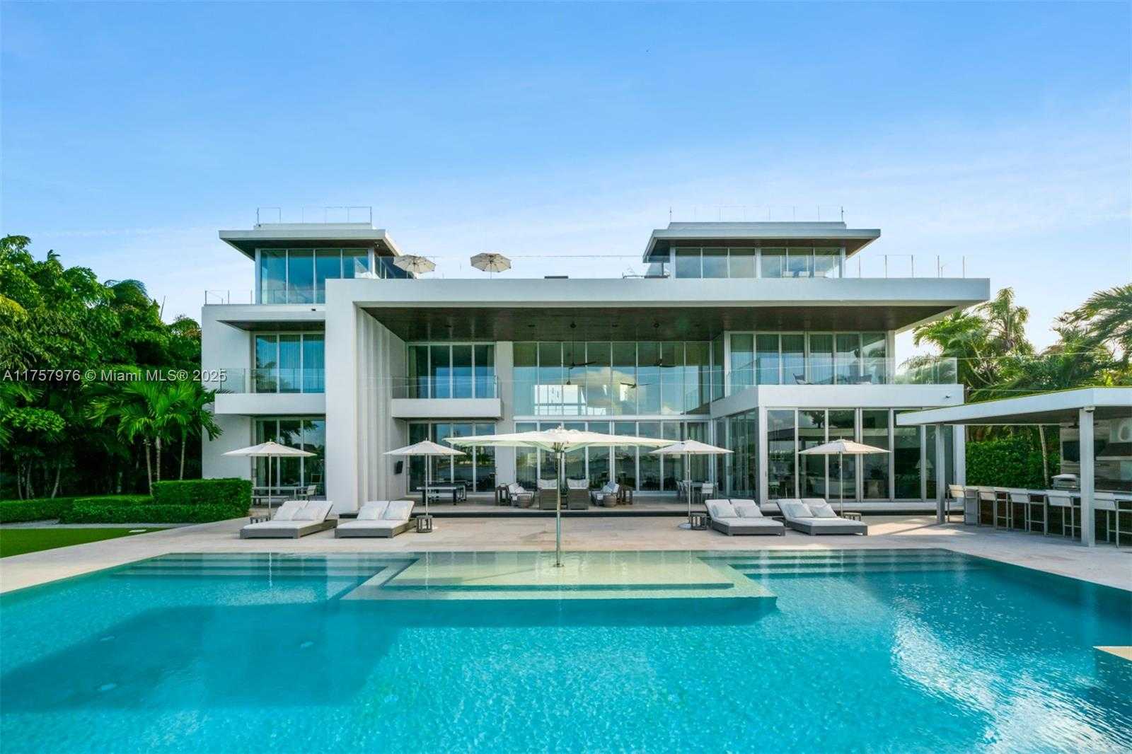 Small Image of 284 BAL BAY DR, Bal Harbour Number 20