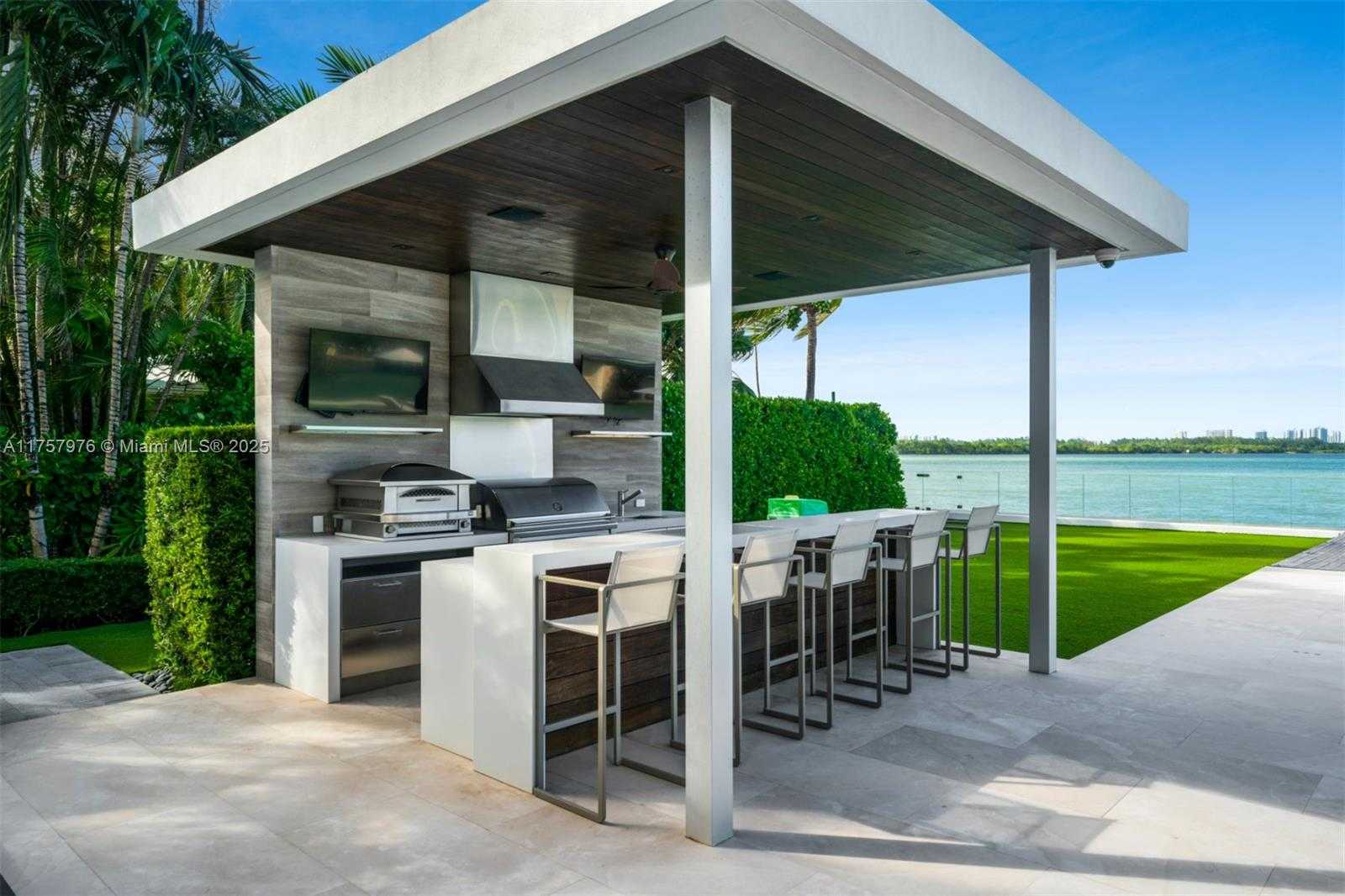 Small Image of 284 BAL BAY DR, Bal Harbour Number 22