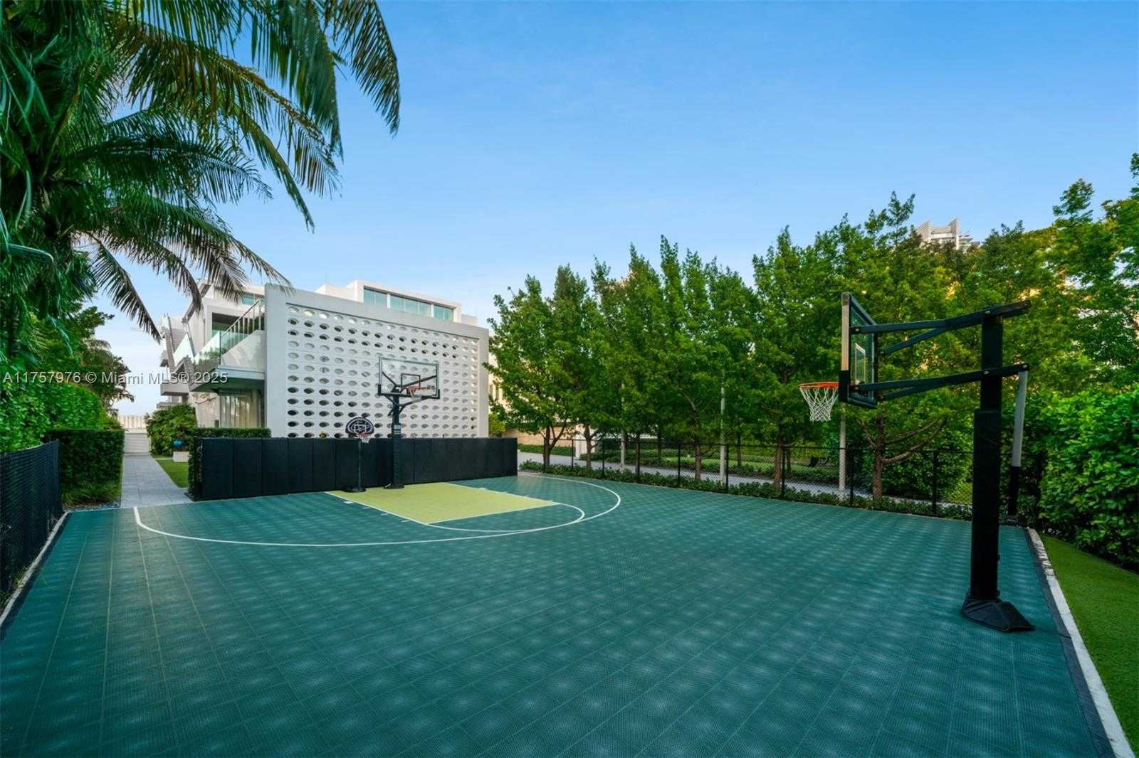 Small Image of 284 BAL BAY DR, Bal Harbour Number 23