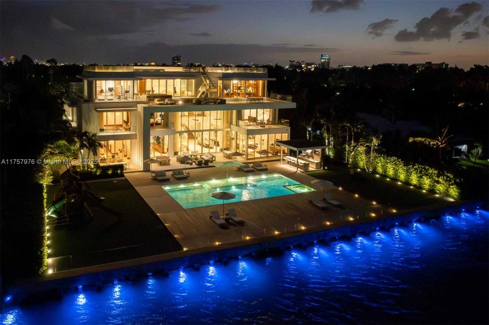 Small Image of 284 BAL BAY DR, Bal Harbour Number 31
