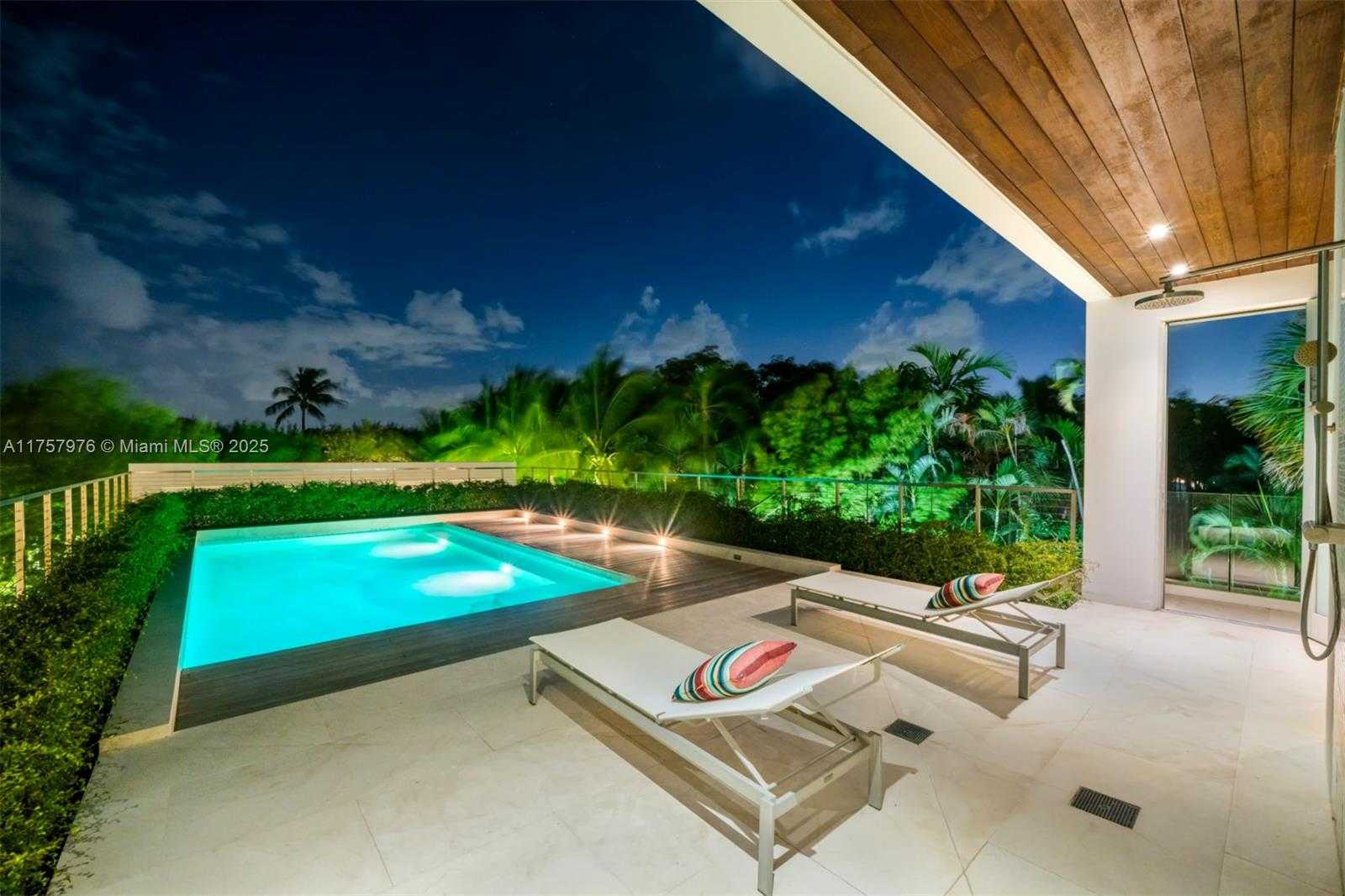 Small Image of 284 BAL BAY DR, Bal Harbour Number 32