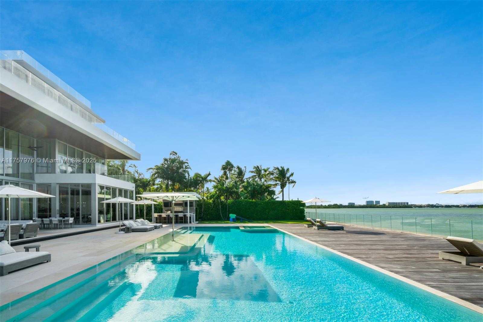Small Image of 284 BAL BAY DR, Bal Harbour Number 5