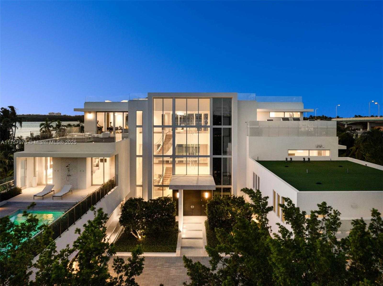 Small Image of 284 BAL BAY DR, Bal Harbour Number 6