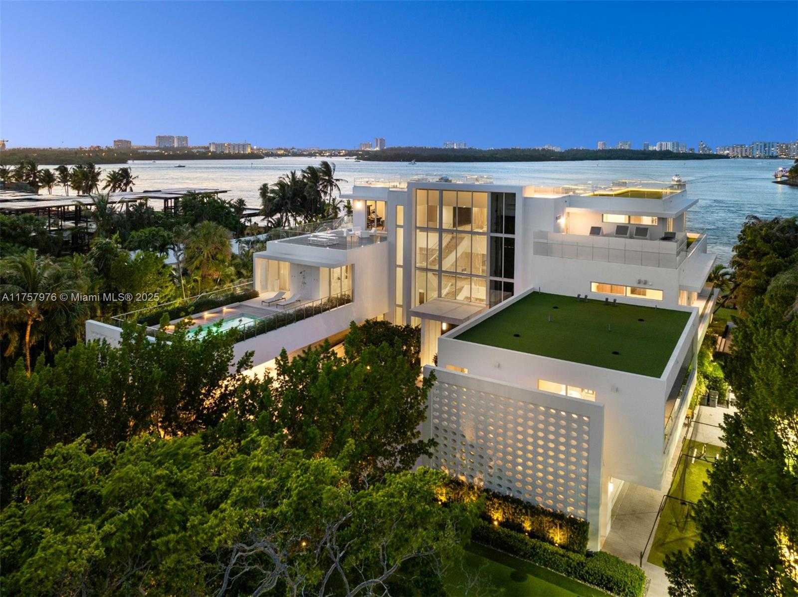 Small Image of 284 BAL BAY DR, Bal Harbour Number 7