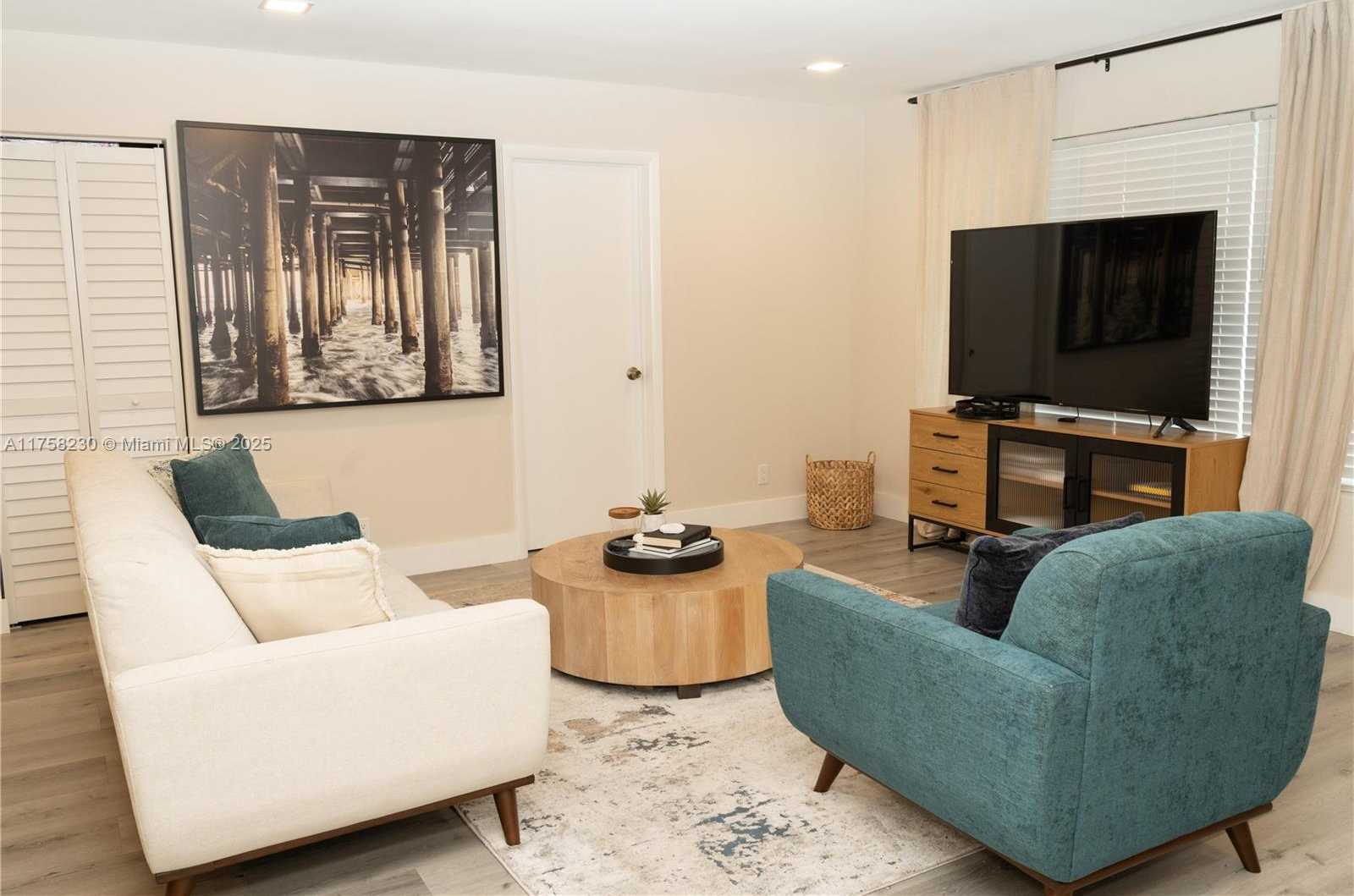 Small Image of 2612 RODMAN ST, Hollywood Number 10