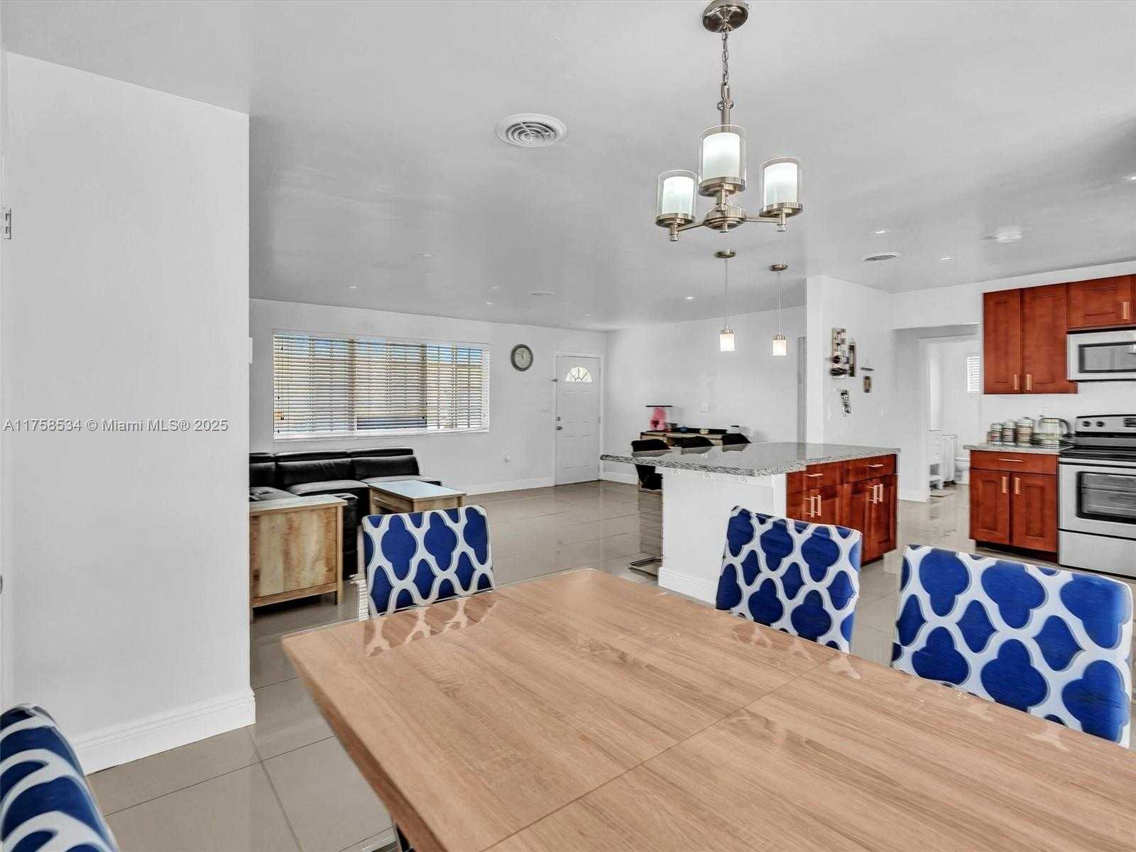 Small Image of 4401 JOHNSON ST, Hollywood Number 14