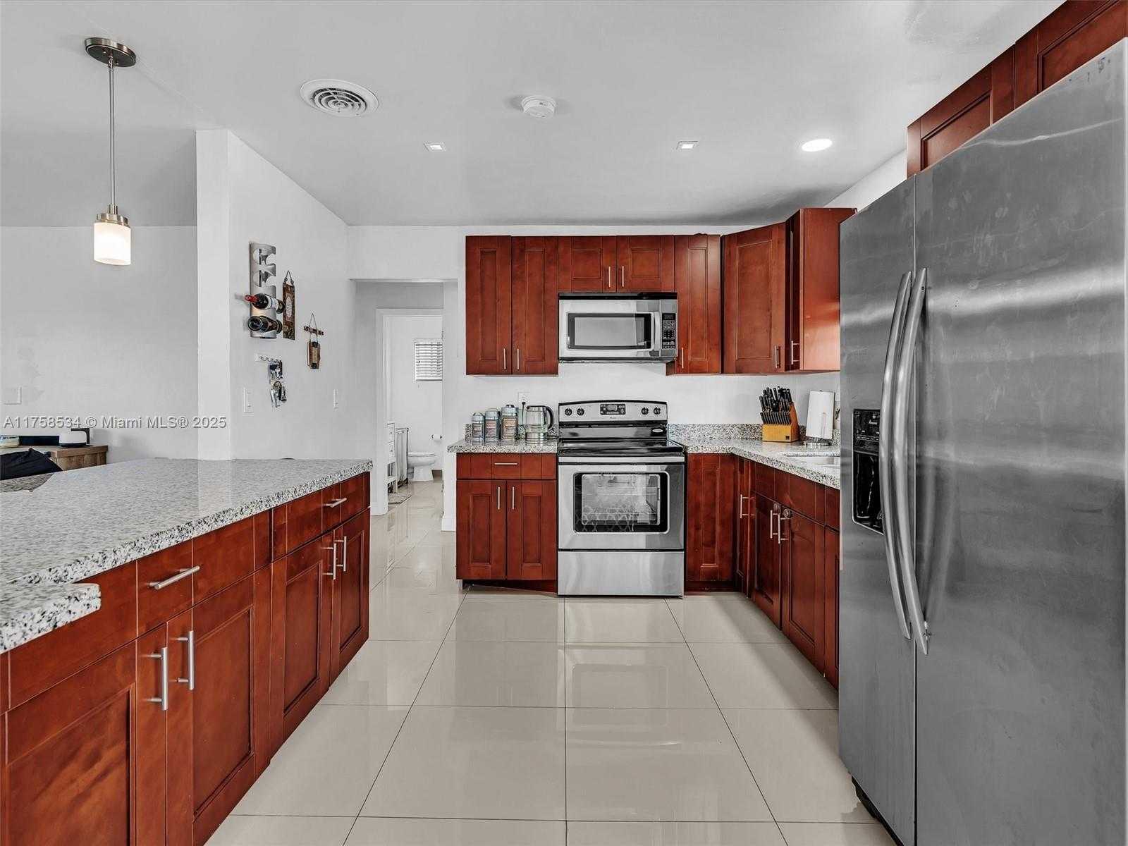 Small Image of 4401 JOHNSON ST, Hollywood Number 15